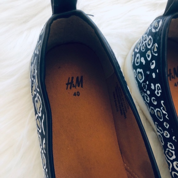 H&M Patterned Slides - Picture 2 of 5